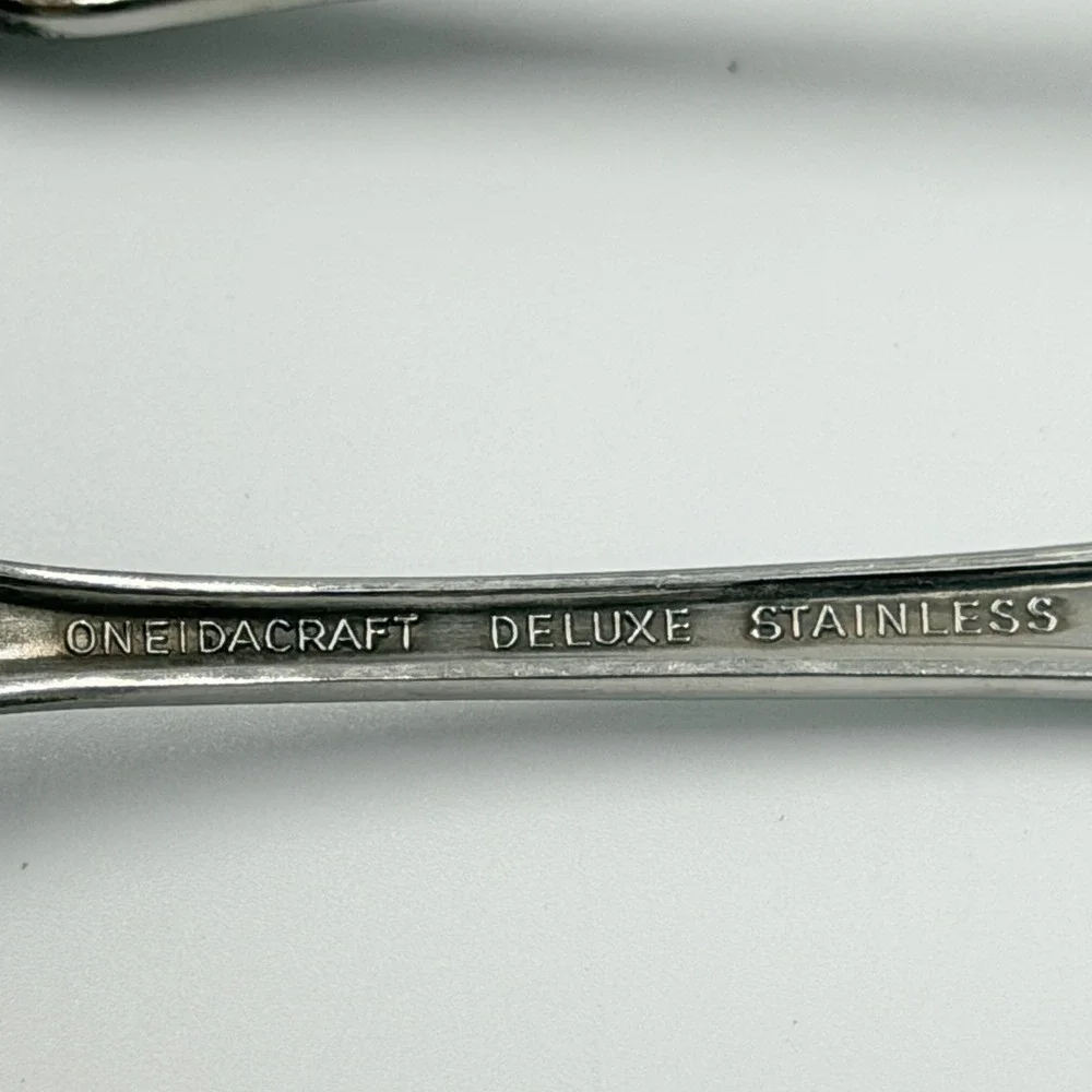 Oneidacraft Deluxe Chateau Oval Soup Spoons Set of 6 Stainless 6.75